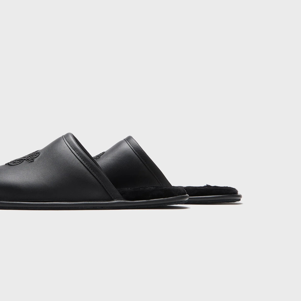 UǤǤ x Willy Chavaria Ltd Hotel Slipper